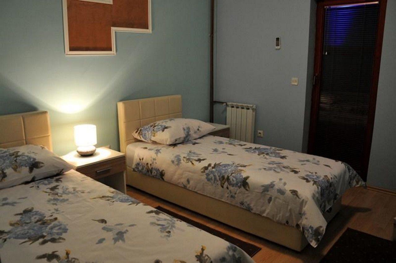 Hotel Arizona Sarajevo Lukavica 外观 照片