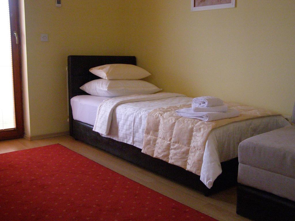 Hotel Arizona Sarajevo Lukavica 外观 照片