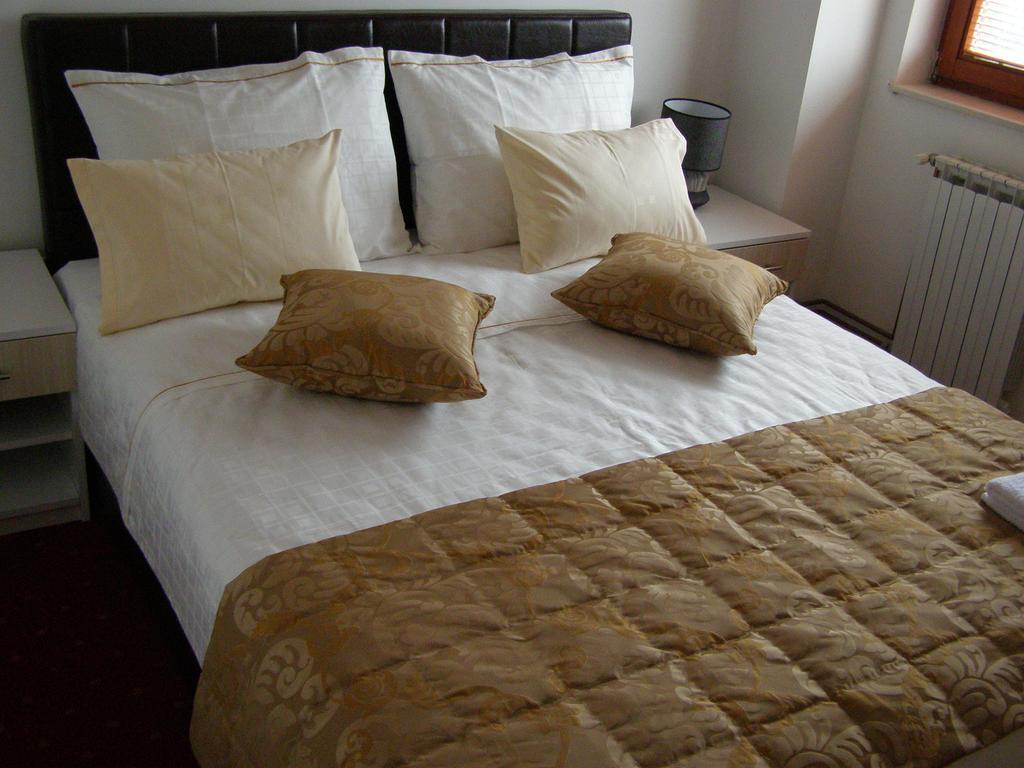 Hotel Arizona Sarajevo Lukavica 外观 照片