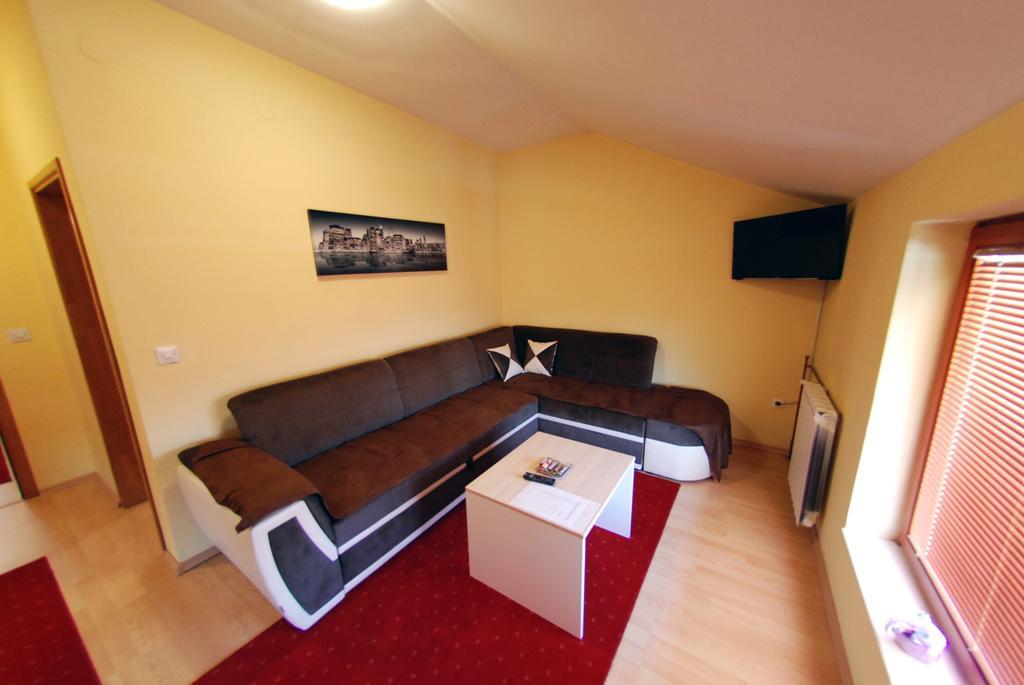 Hotel Arizona Sarajevo Lukavica 外观 照片