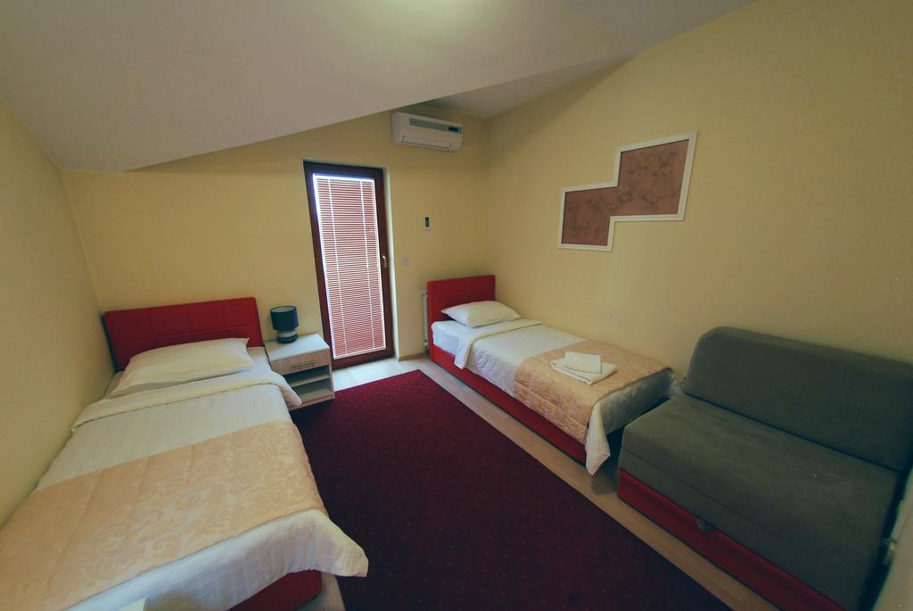 Hotel Arizona Sarajevo Lukavica 外观 照片