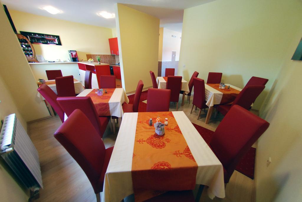 Hotel Arizona Sarajevo Lukavica 外观 照片