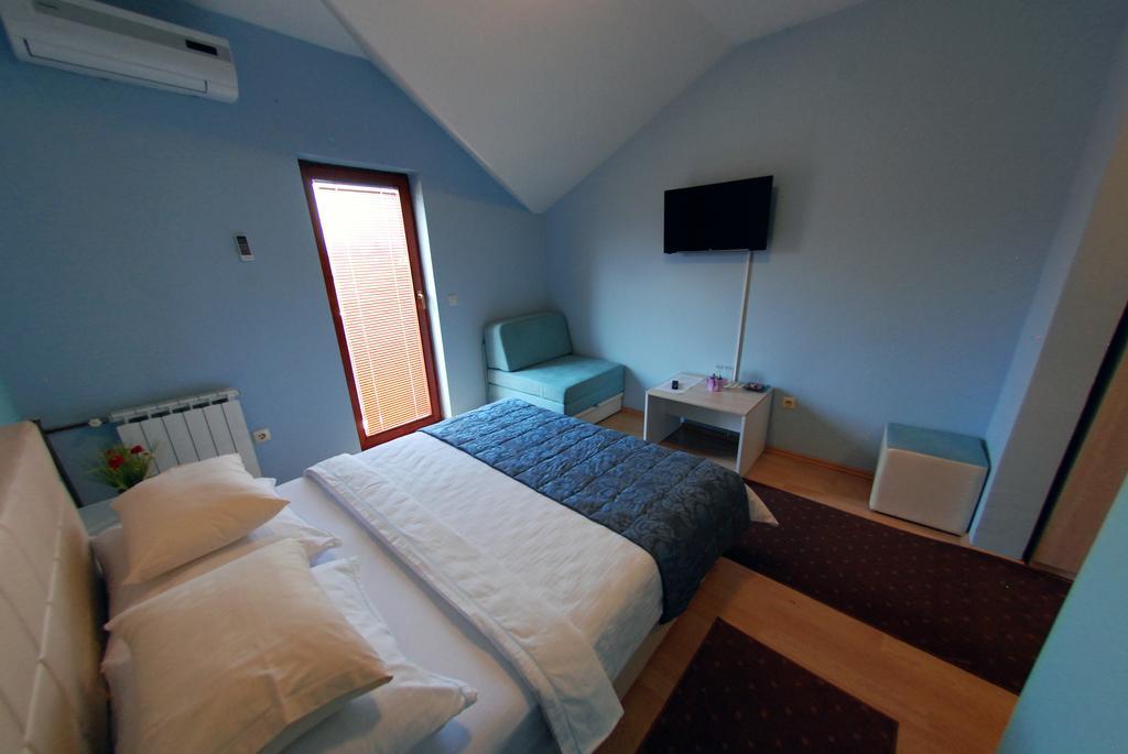 Hotel Arizona Sarajevo Lukavica 外观 照片
