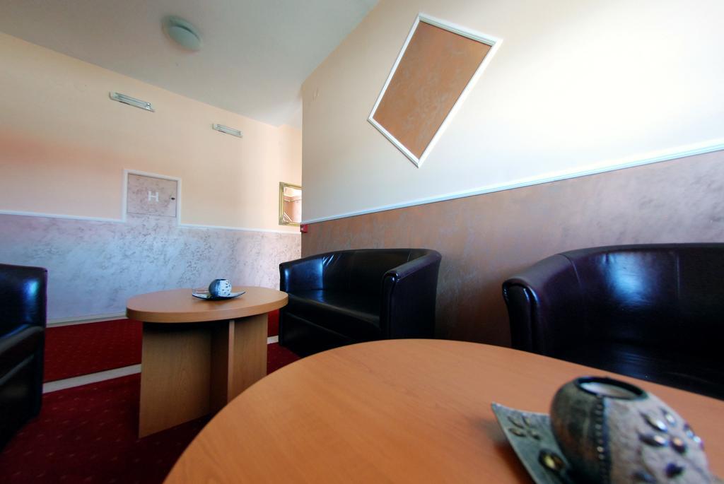 Hotel Arizona Sarajevo Lukavica 外观 照片