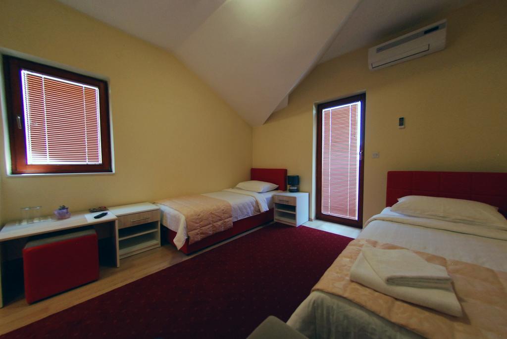 Hotel Arizona Sarajevo Lukavica 外观 照片