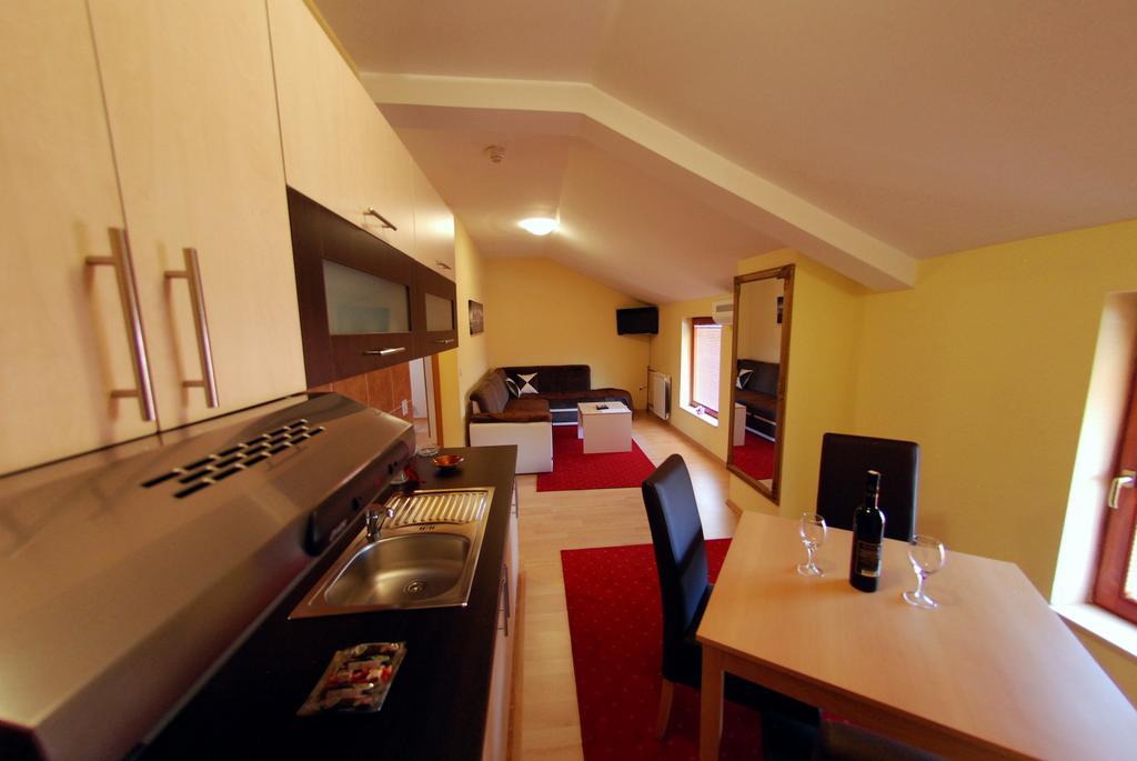Hotel Arizona Sarajevo Lukavica 外观 照片