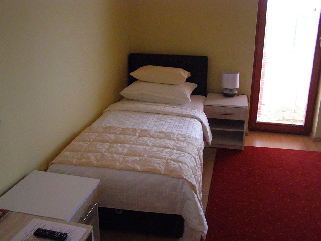Hotel Arizona Sarajevo Lukavica 外观 照片